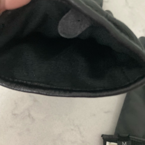 Michael Kors Gloves - Picture 7 of 9